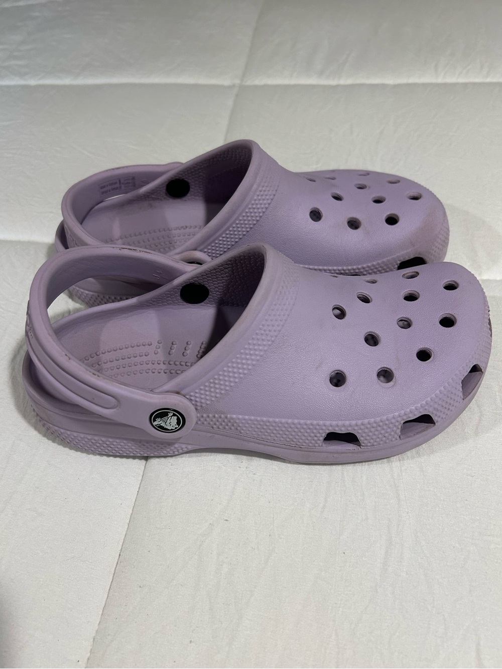 CROCS Kids Clog Sandals in Light Lavender Size 4